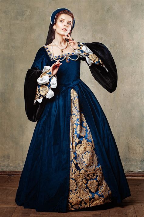 tudor lower class women's fashion|16th century tudor ladies clothing.